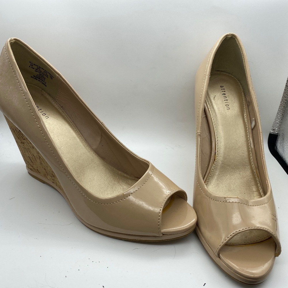 Nude wedges